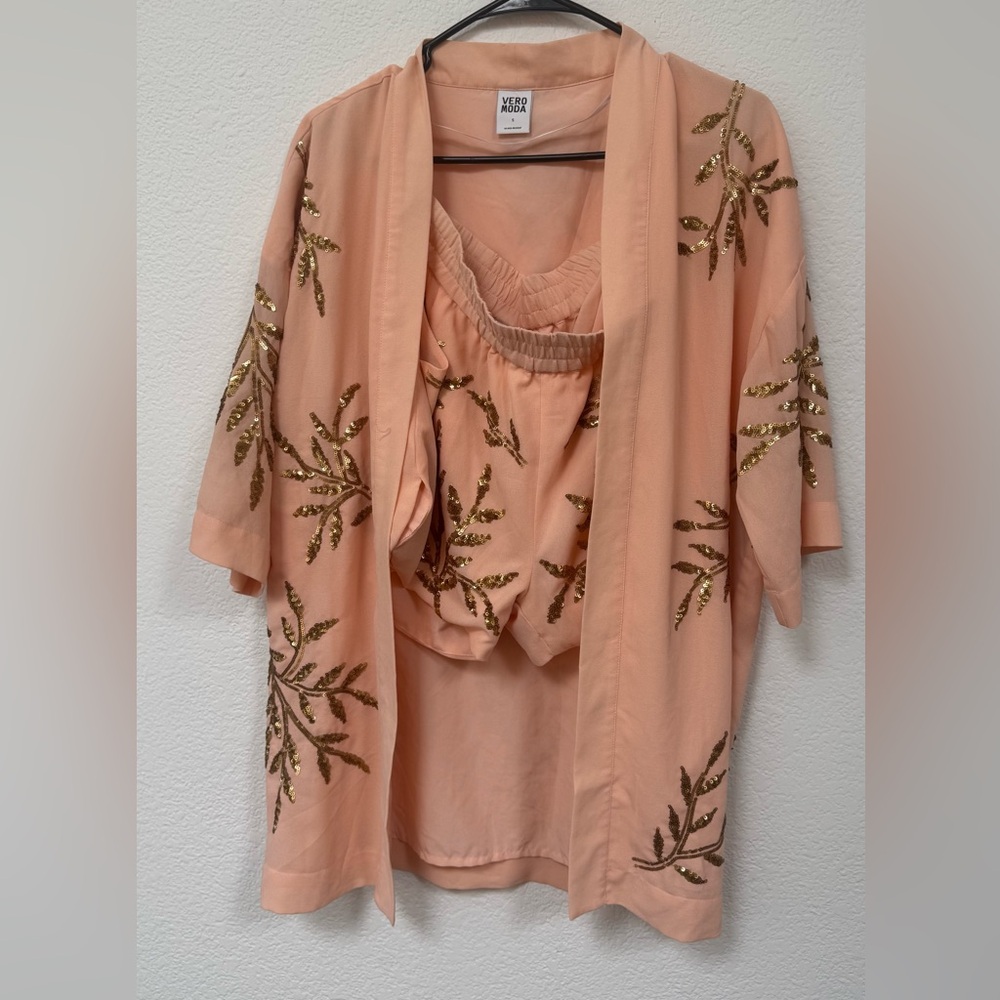 Vero Moda 2 Pc Peach Top with Gold Leaf Embroidery (never been worn)